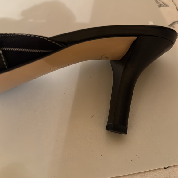 Shoes - Picture 5 of 6